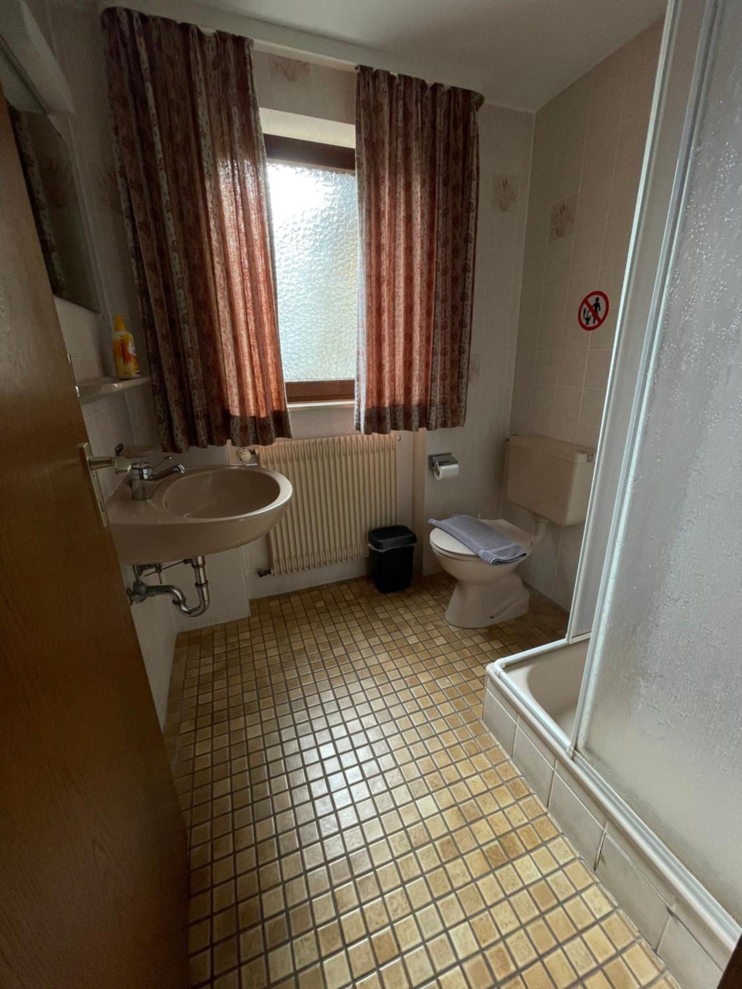 Beny Hotel Restaurant Hertingen Esterno foto